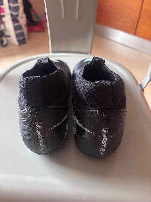 Chuteiras de criança tamanho 34 Nike