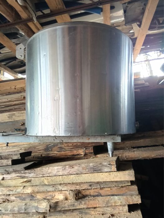 Zbiornik nierdzewny po schładzalniku mleka – idealny na miód