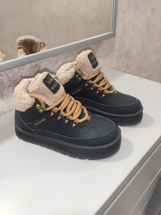 Кеды женские, зимние, два цвета.