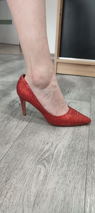 Szpilki z brokatem , buty na wysokim obcasie Piękne