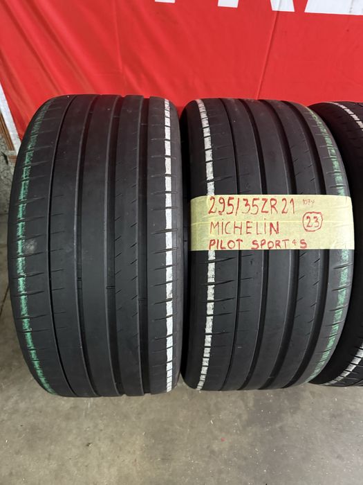 Pneus 295/35/21 Michelin impecaveis
