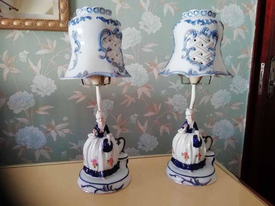 Par de Candeeiros em porcelana