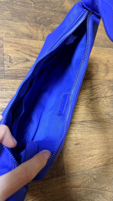 Сумка цвета электрик CROPP