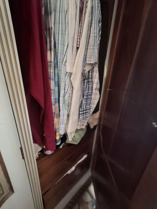 Enorme guarda vestidos madeira maciça lacado com extra roupeiro