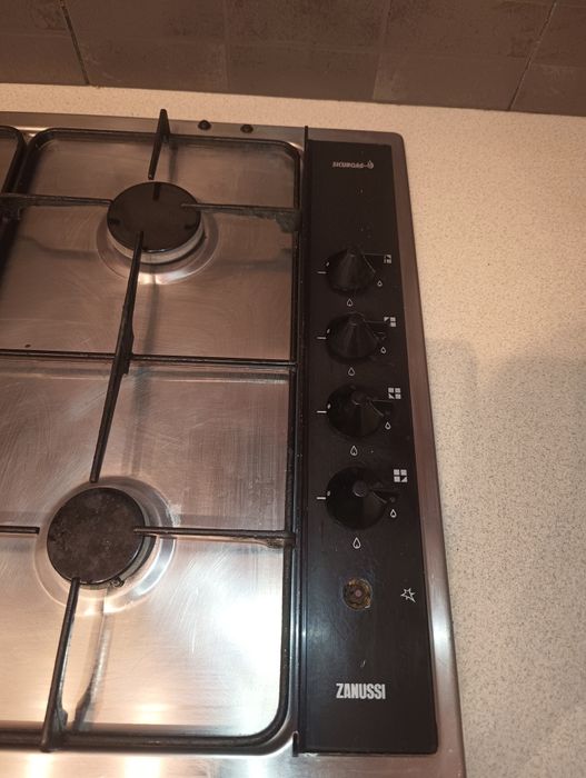 Raszki do płyty  gazowej używane Zanussi