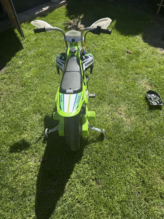 Motorek kawasaki injustia