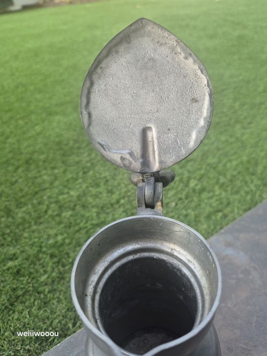 Jarro em estanho  Altura 17cm