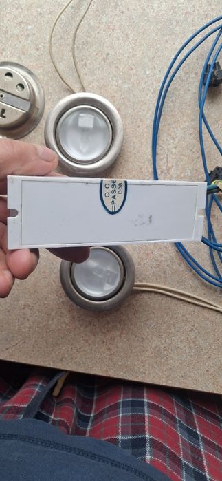 Zaestaw oświetlenia halogenowe