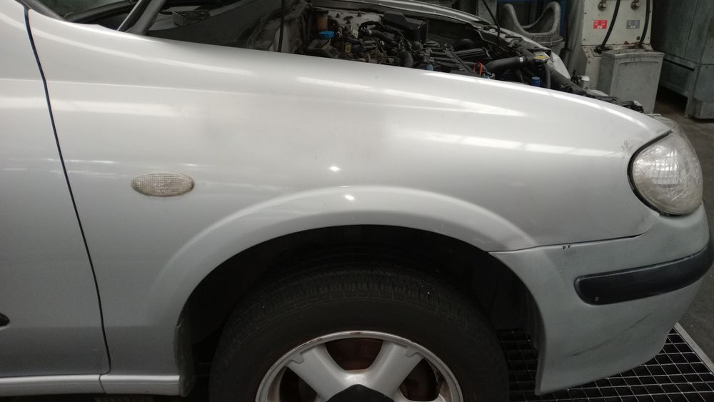 Guarda-lamas direito NISSAN Almera II Hatchback (N16)