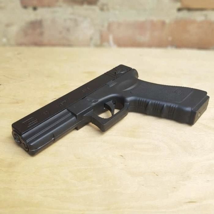 Пистолет зажигалка Глок в подарочной коробке