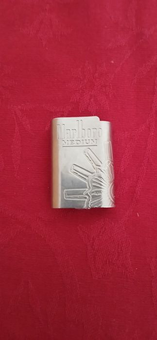 Capa de isqueiro Marlboro Medium