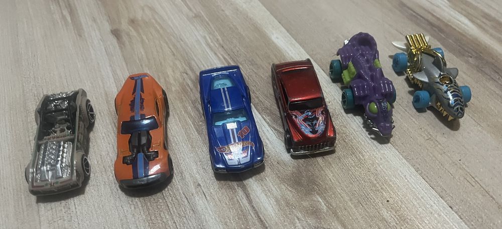 Hot Wheals Track Builder System - tor dla samochodów z 2x napendami