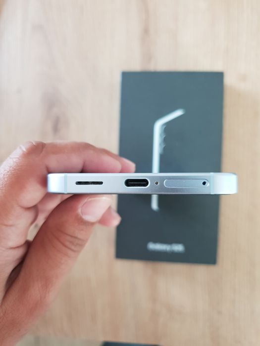 Samsung Galaxy S25 512g + Galaxy Buds