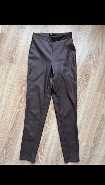 Legginsy skórkowe czekoladka sinsay