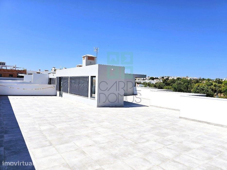 Apartamento T4 novo com 162,67m2, terraço no topo, garagem para 3 v...