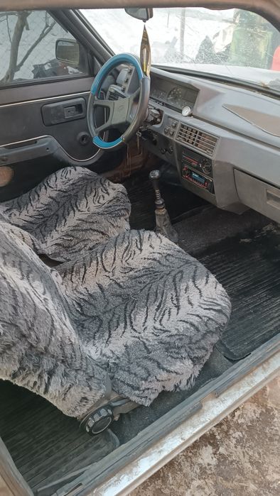 Продам машину таврія нова