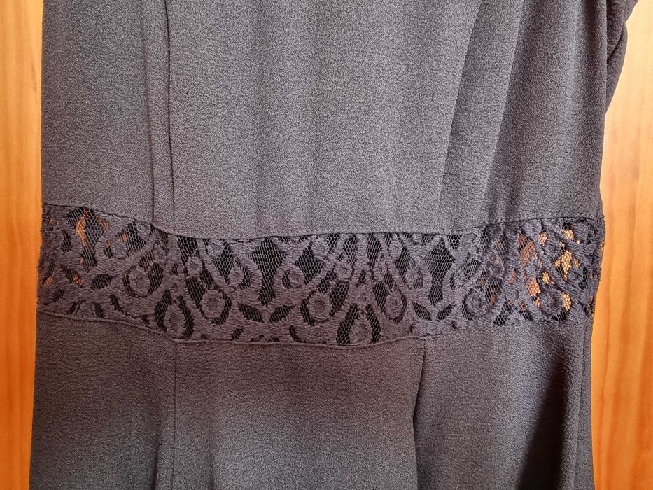 Vestido preto com renda na cintura H&M, tamanho 34 - nunca usado