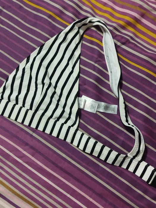 Nowy stanik biały w czarne paski góra kostiumu do opalania Primark 44