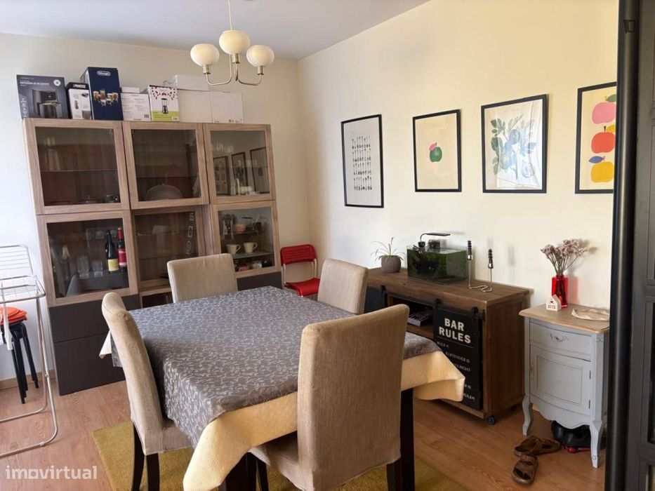 Quarto - localizado em Chelas Lisbon