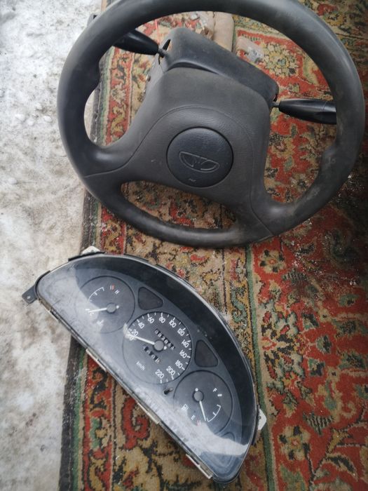 Передні сидіння део ланос.