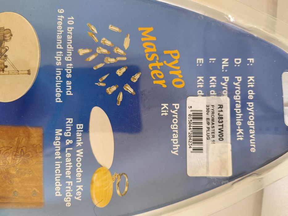 Pirogravador com 2 níveis de potência e 19 ponteiras