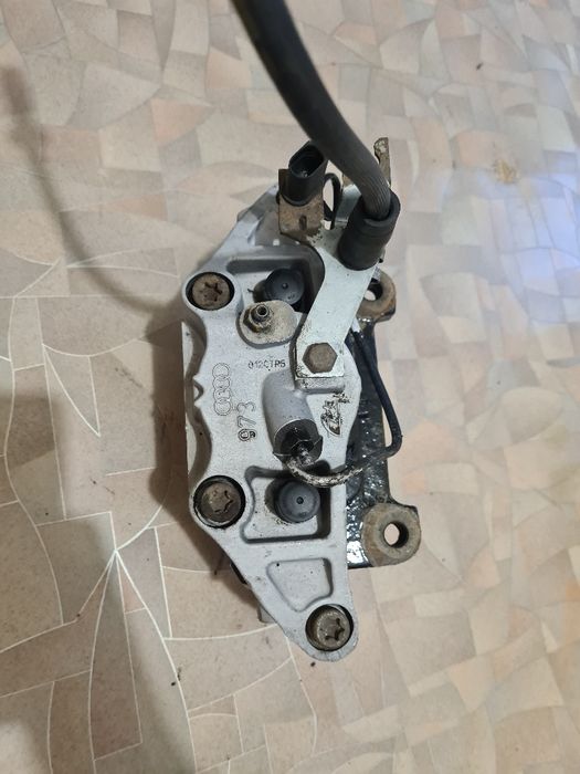 Комплект супортів ауді  А4В7/В6