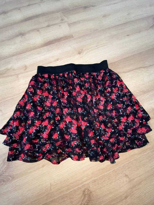 Спідниці і кофта для дівчинки