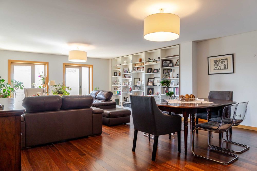 Apartamento T4 em localização privilegiada