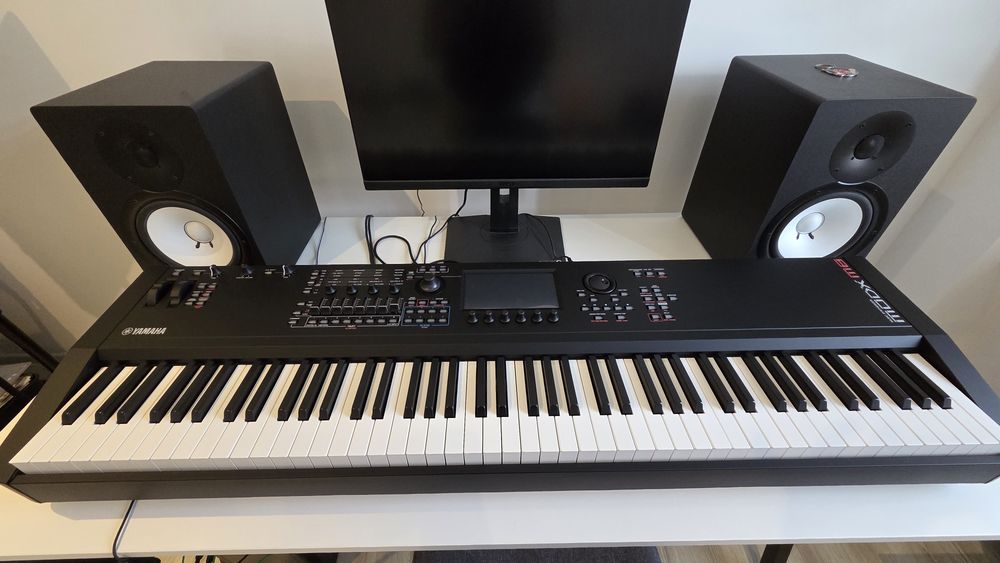 Yamaha - MODX M8