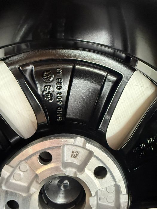 Vw Golf 8 Passat Caddy Touran 16 cali alufelgi 5x112 Oryginał