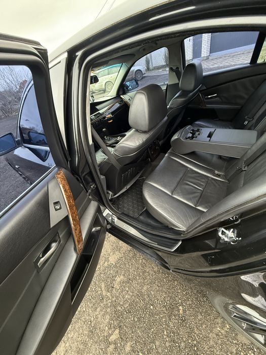 Продам BMW E60 2.5 АКПП гбо газ бензин