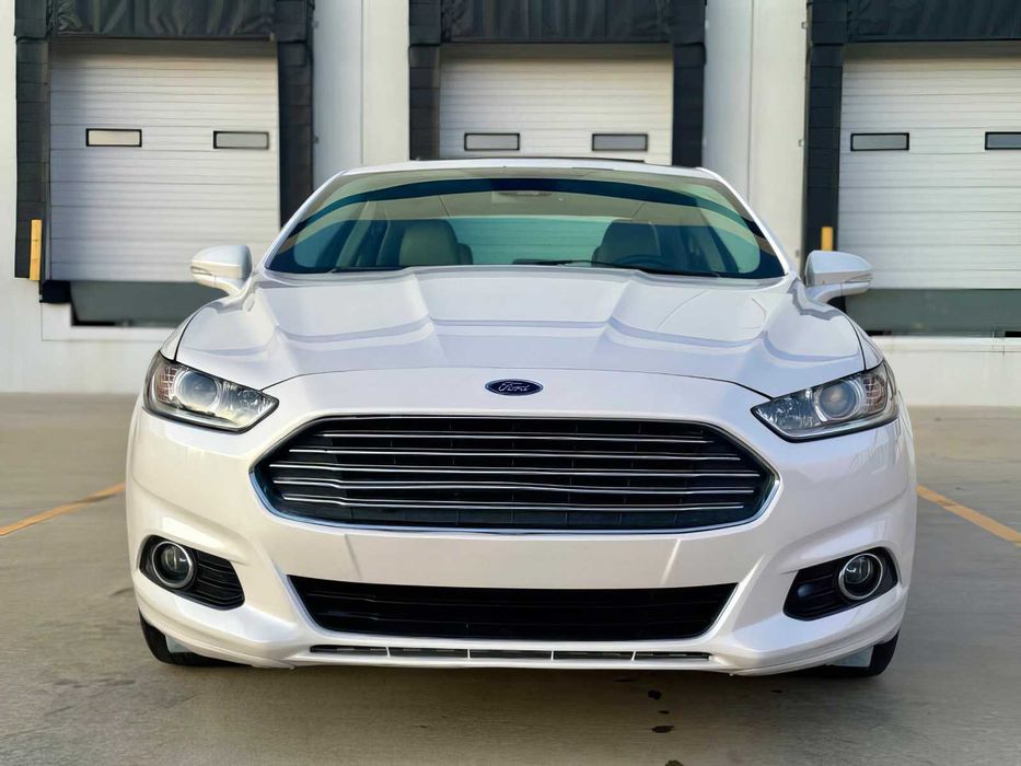 Ford Fusion Titanium      2015