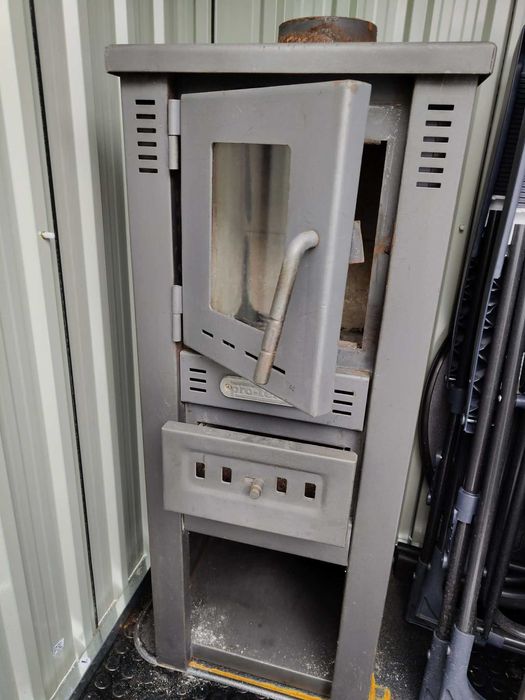 Piec stalowy Laura moc 6,5 kw