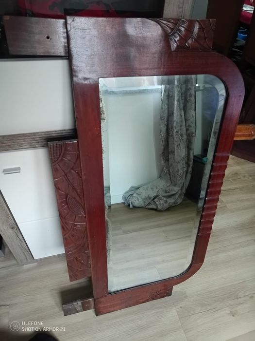 Móvel com espelho - 190 €