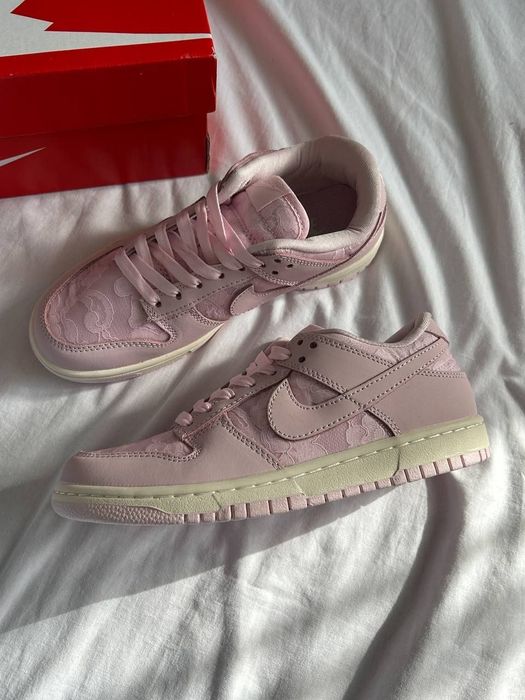Жіночі кросівки Найк / Nike SB Dunk  LoW Lace Pack Regal Pink 38 39 40