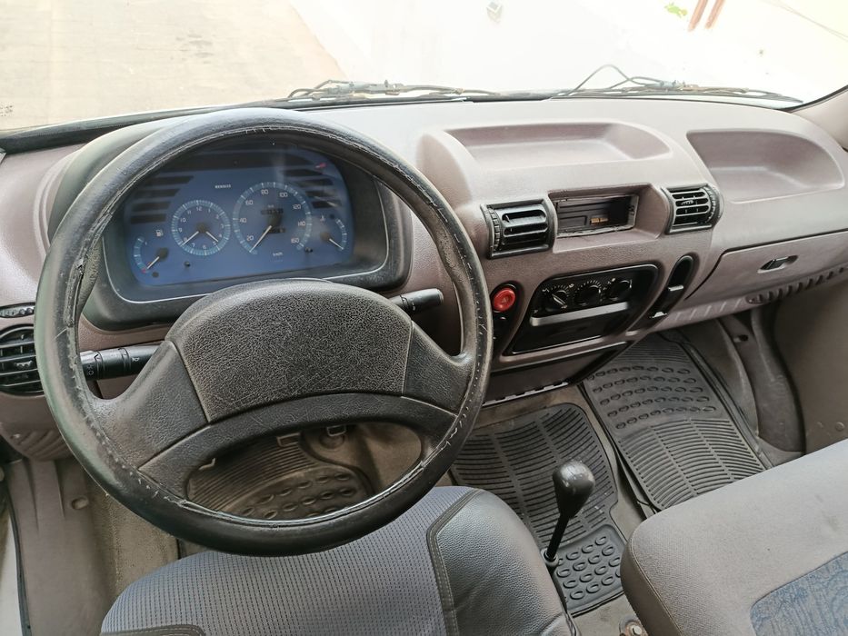 Renault Master 2.5 D (06/2000) – Mecânica de Confiança, Pronta para Trabalhar (Honestidade Pura)