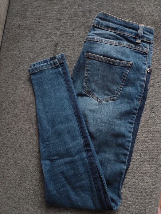 Spodnie jeans damskie