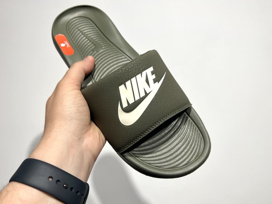 Тапочки Nike Victori One CN9675-303