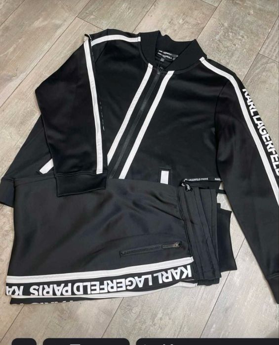 Костюм спортивний