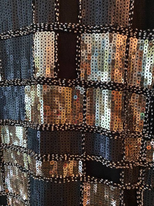 Святкова сукня з паєтками