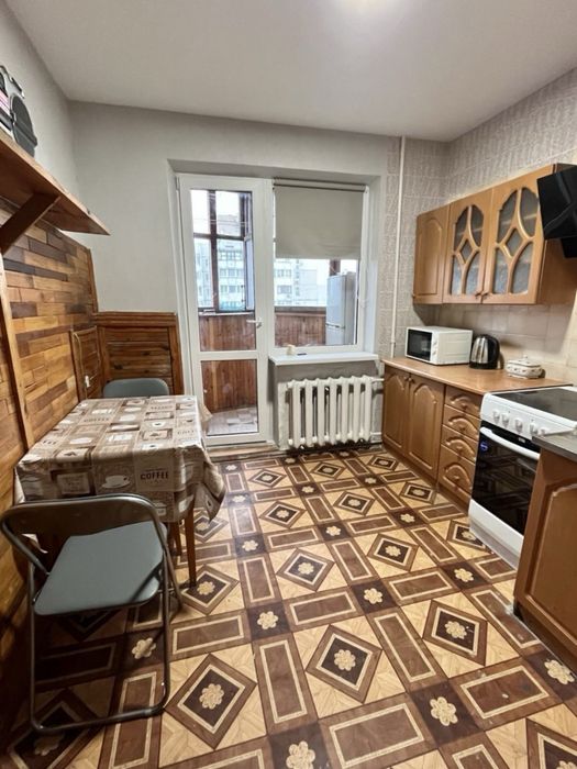 Добровольского/Заболотного, просторная квартира с лоджией и балконом