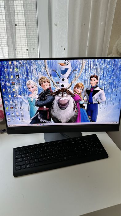 Моноблок 23.8'' LENOVO 520-24IKU