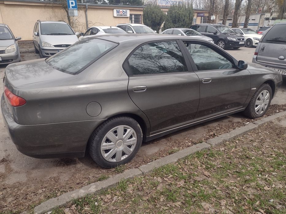 Alfa Romeo 166  ...