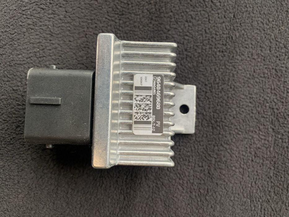 Реле свічок накала 7 контактів Renault Trafic 2.0/2.5dCi