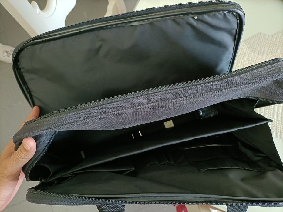 Mala portátil preta