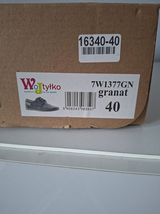 Buty wizytowe eleganckie  Wojtyłko rozmiar 40  granatowe