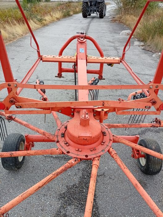 Juntador de feno Kuhn GA 3501 GM