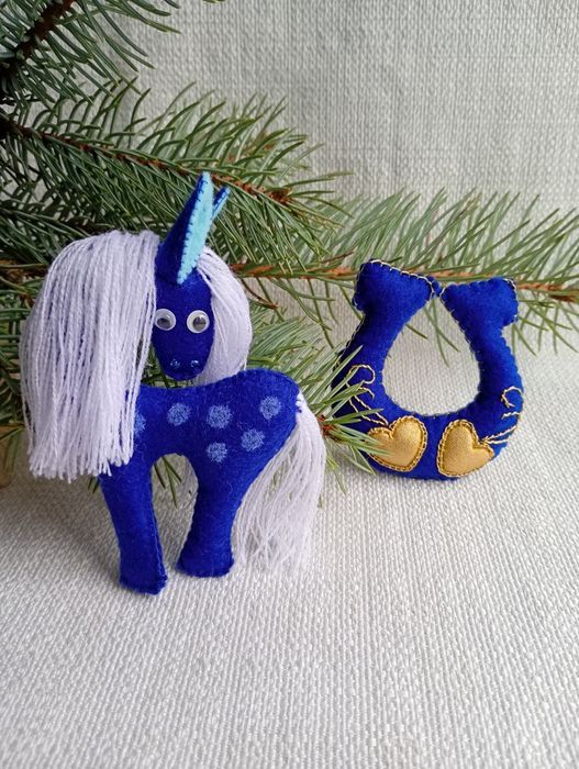 Конячка з фетру кінь іграшка на ялинку (символ 2026 року)