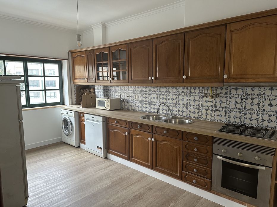 T2 Mem Martins Ouressa Sintra