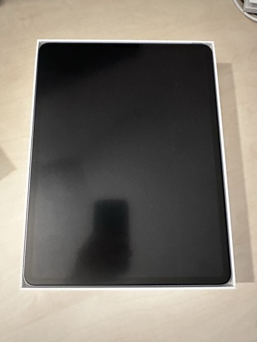 iPad Pro 12.9 WiFi 128 GB Space Gray jak nowy+Magic Keyboard